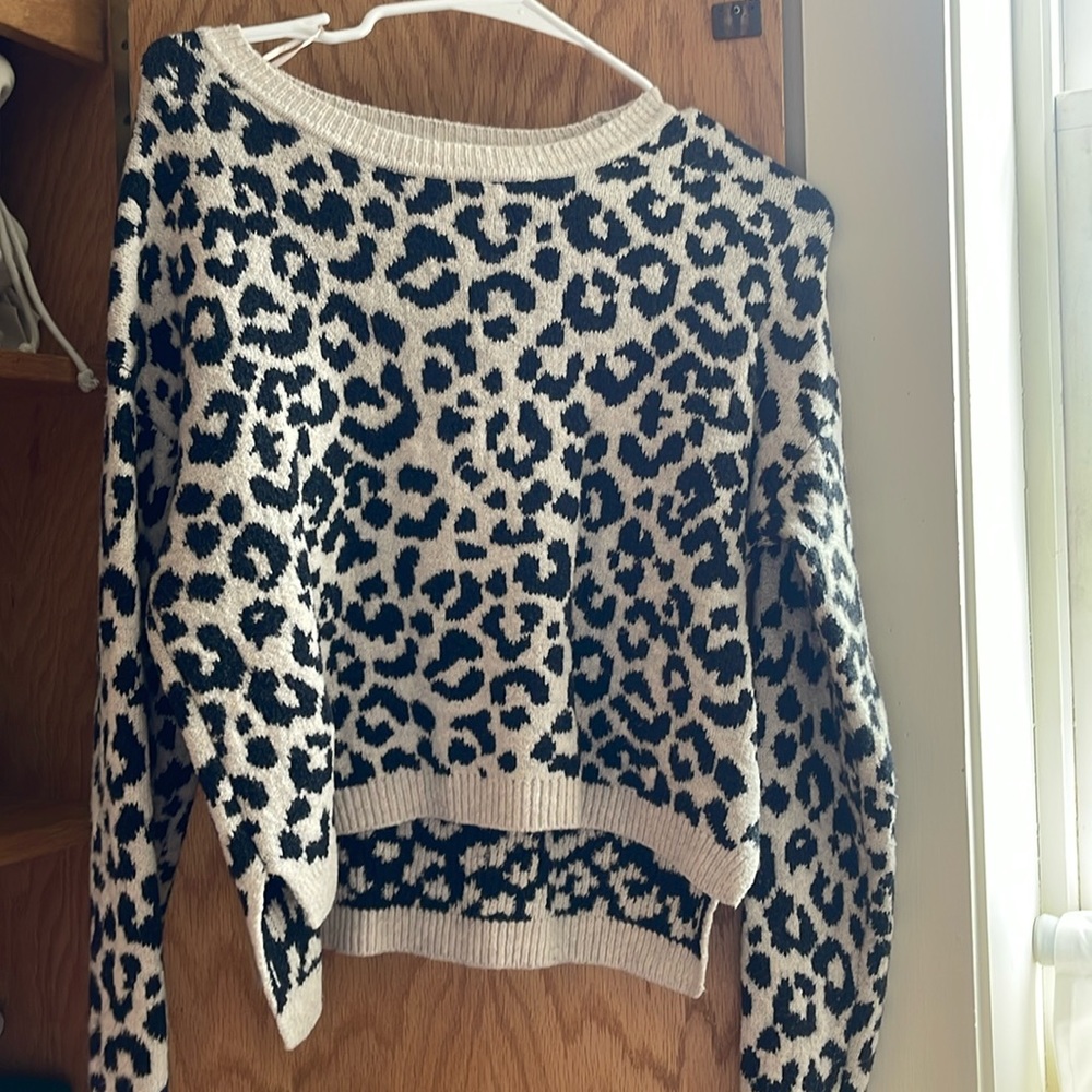 Cheetah Sweater- Barely worn